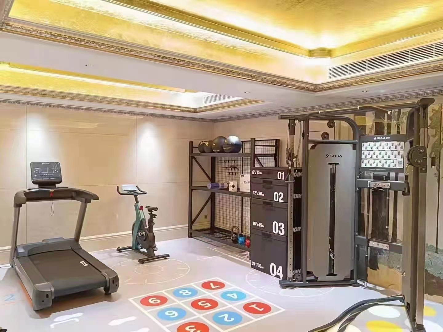 别墅私家健身房.jpg